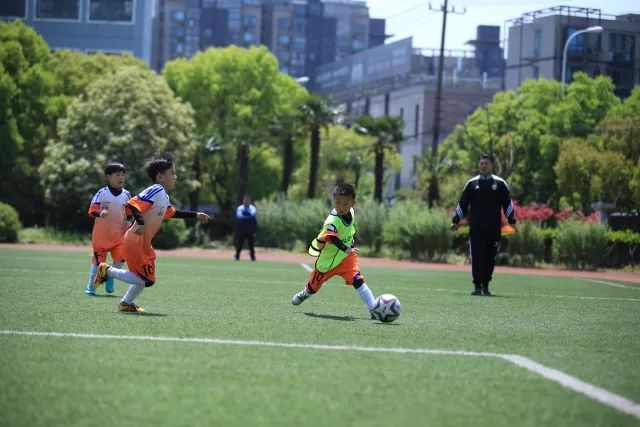 巴萨3-0轻取赫塔菲，继续西甲全胜领跑